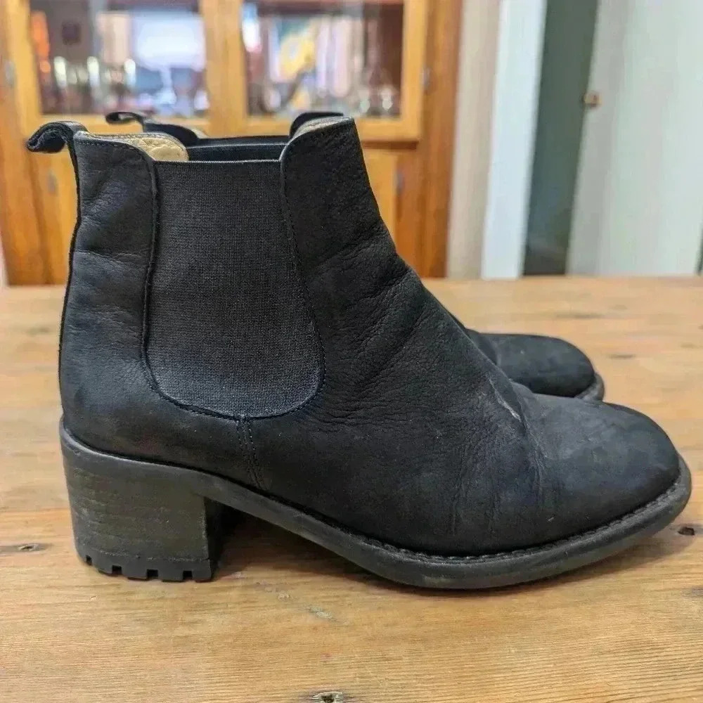 Colisée Paris Leather Chelsea Boots Size: 37.5